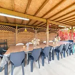 Semesterbostad In With Garden Montleban