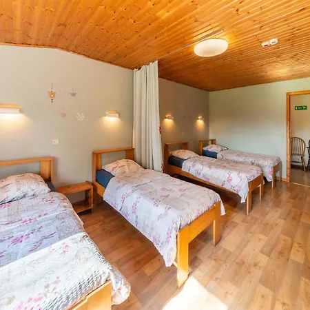 Vakantiehuis In With Garden Montleban