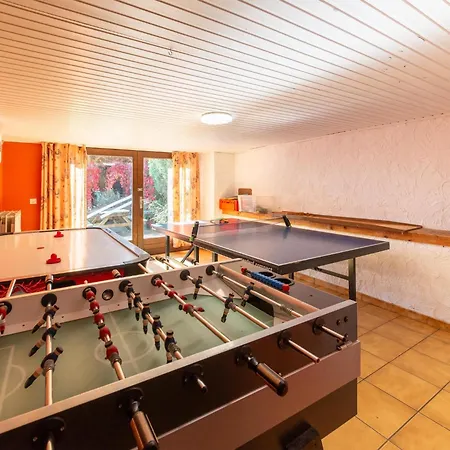 Vakantiehuis In With Garden