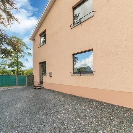 بيت للعطل In With Garden *