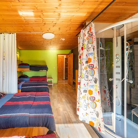 Vakantiehuis In With Garden Montleban