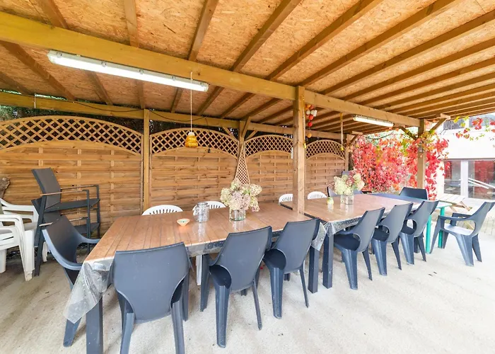 Hébergement de vacances In With Garden Montleban